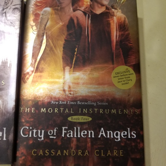 Books by Cassandra Clare - Picture 4 of 5